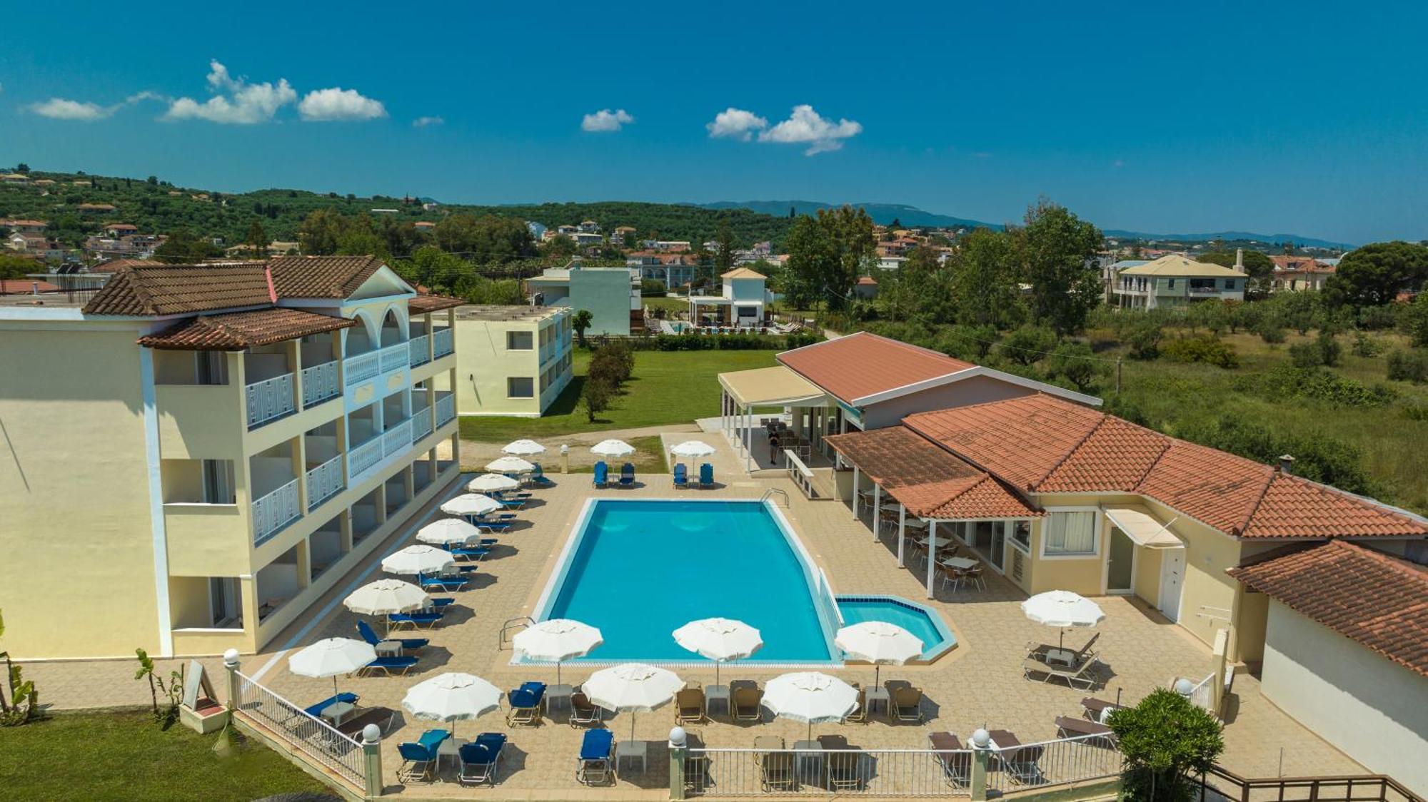 Manousis Aparthotel Циливи Екстериор снимка
