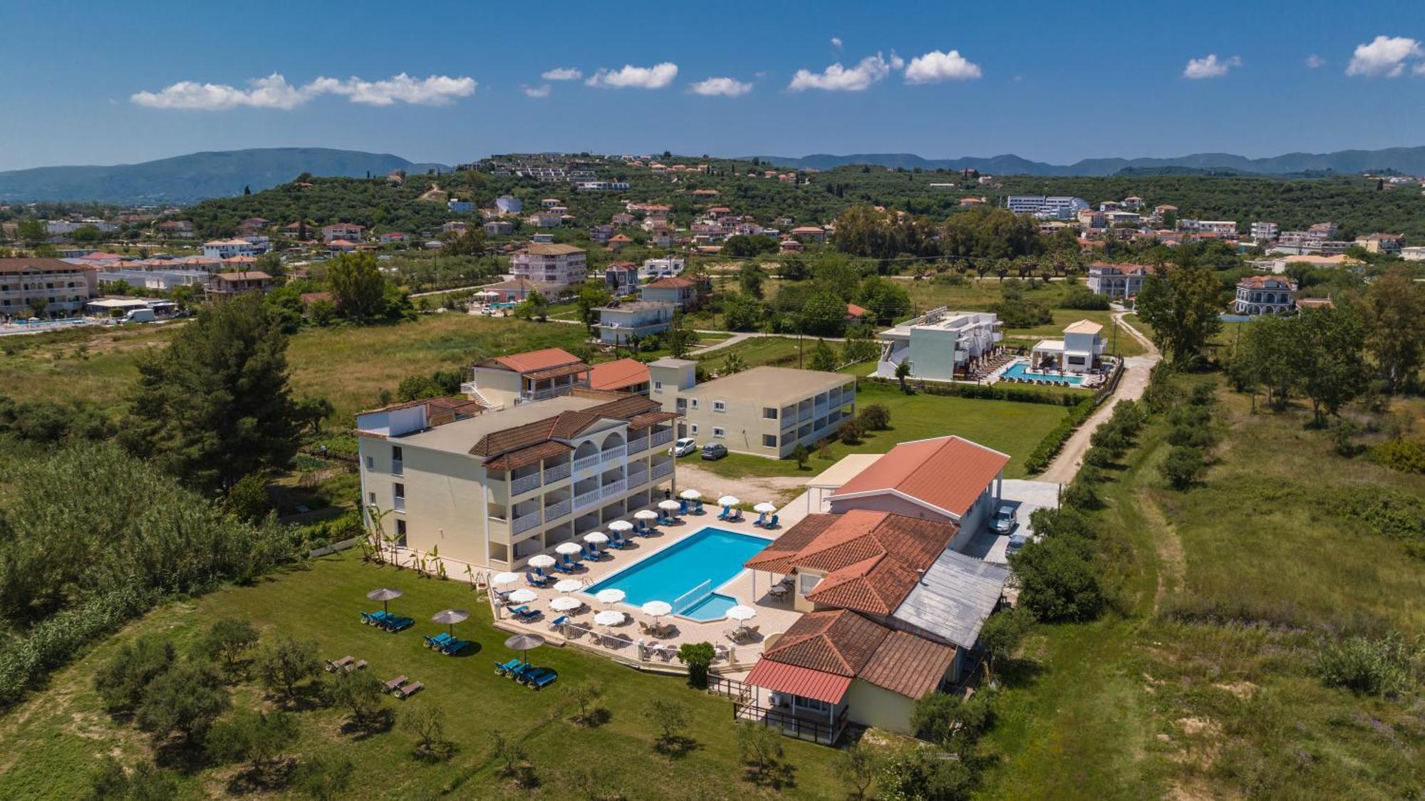 Manousis Aparthotel Циливи Екстериор снимка