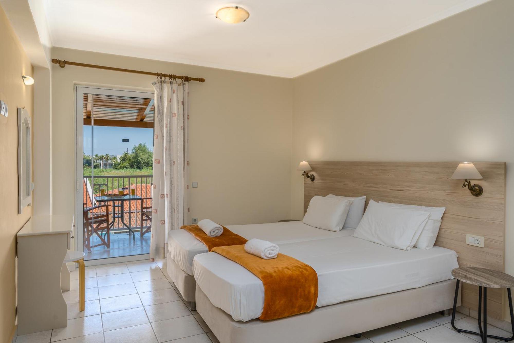 Manousis Aparthotel Циливи Екстериор снимка